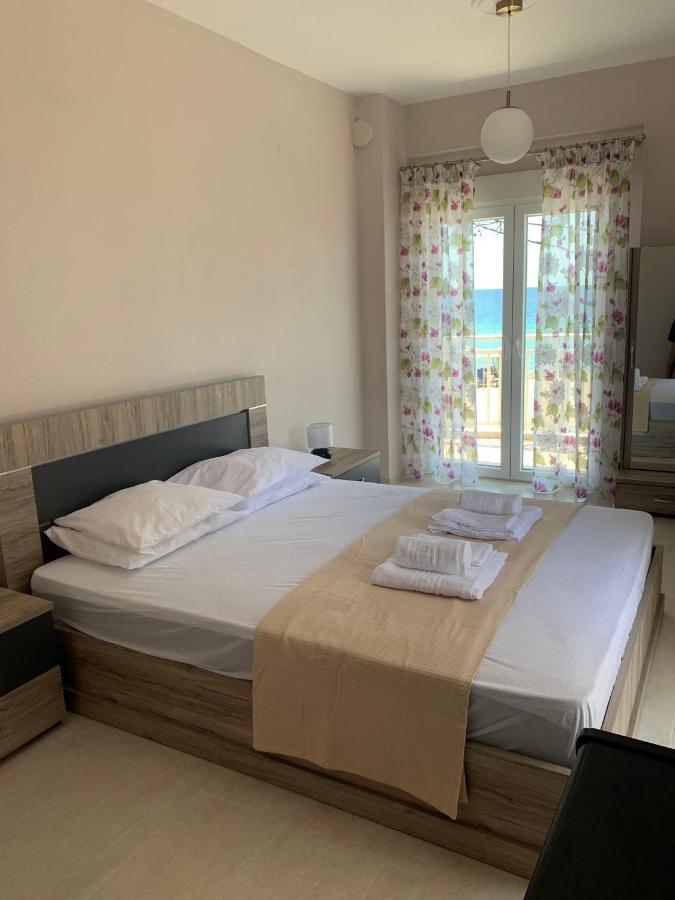 Villa "Breeze" Front To The Sea - Hakidiki Flogita Exterior foto