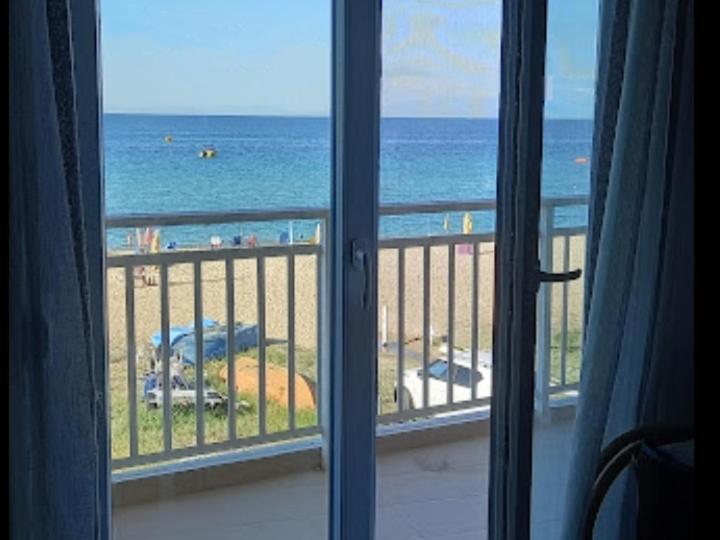 Villa "Breeze" Front To The Sea - Hakidiki Flogita Exterior foto